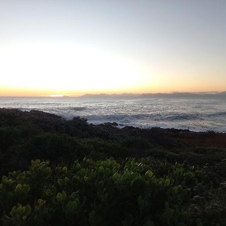 Bedrock Accommodation Gansbaai Exterior photo